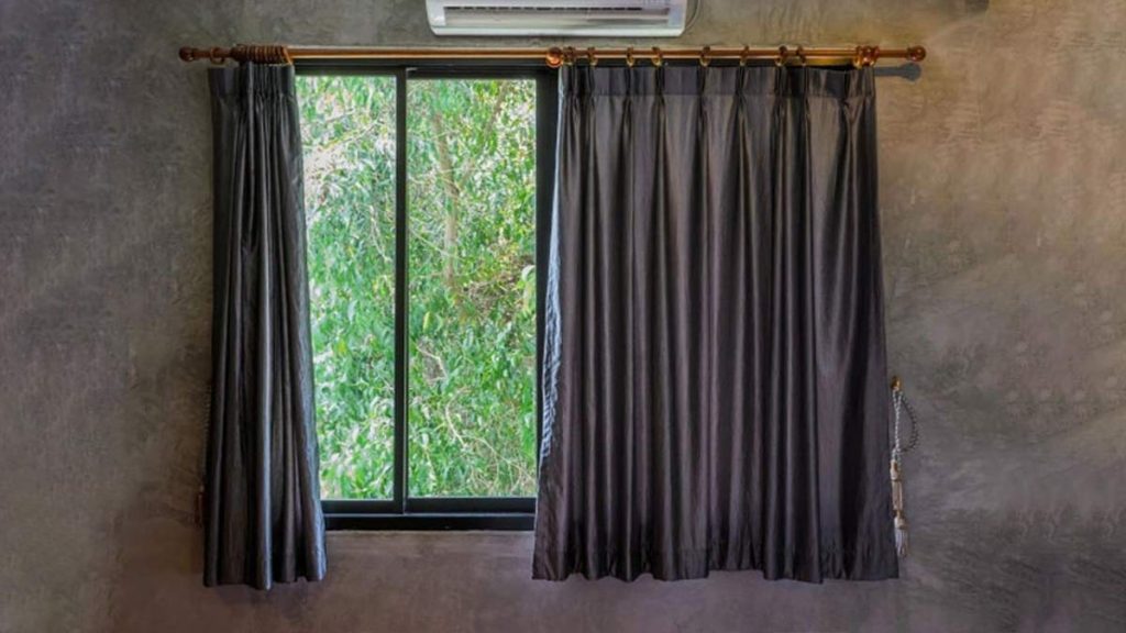 cleaning hacks for dirty curtains